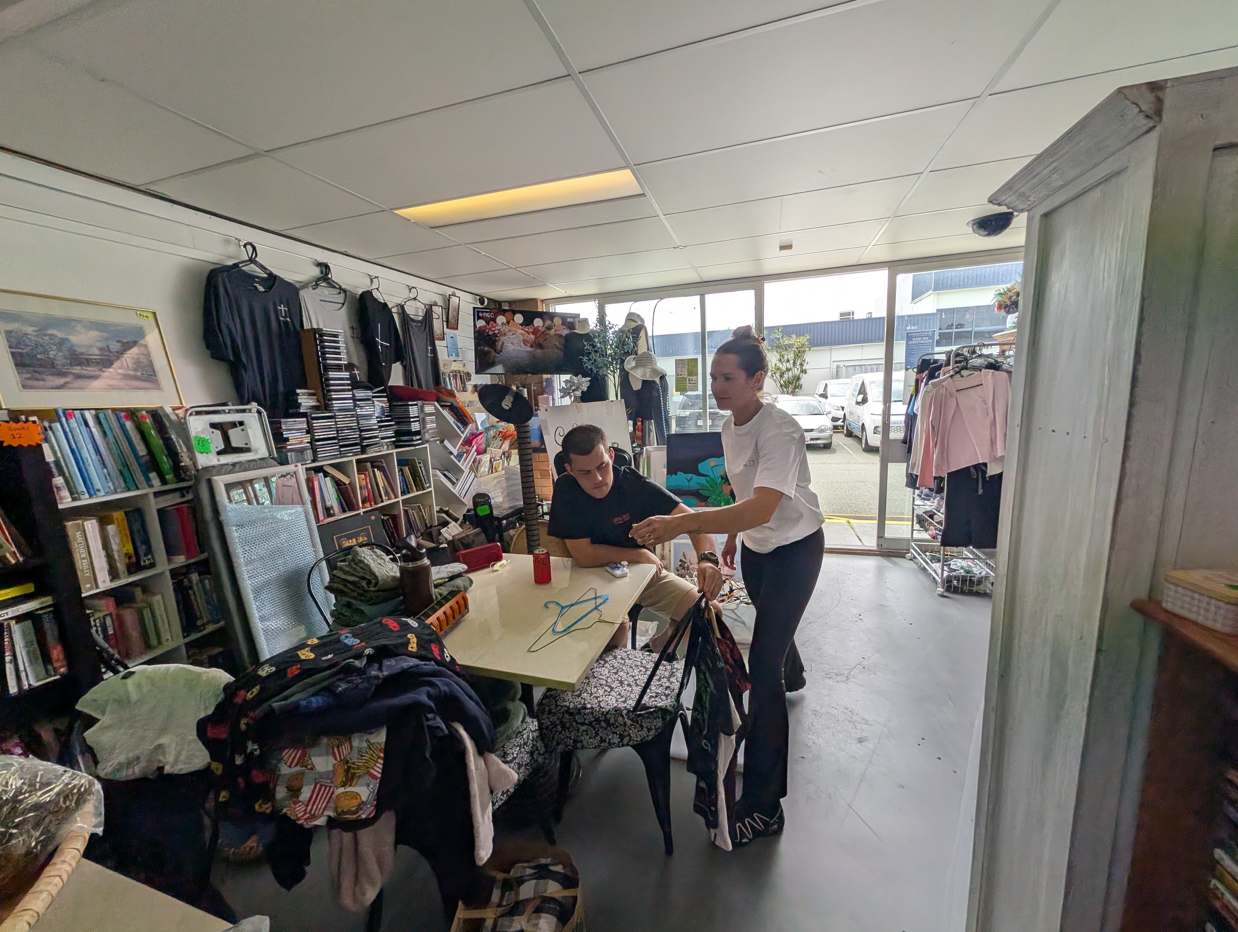 PXL 20251216 235110945